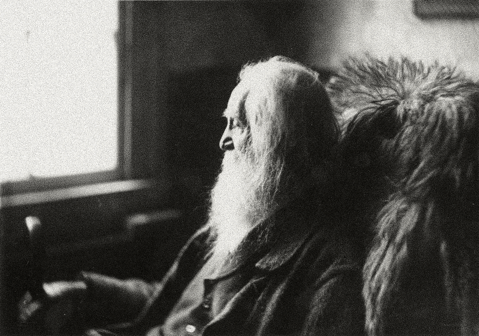 WALT WHITMAN (1819 – 1892)