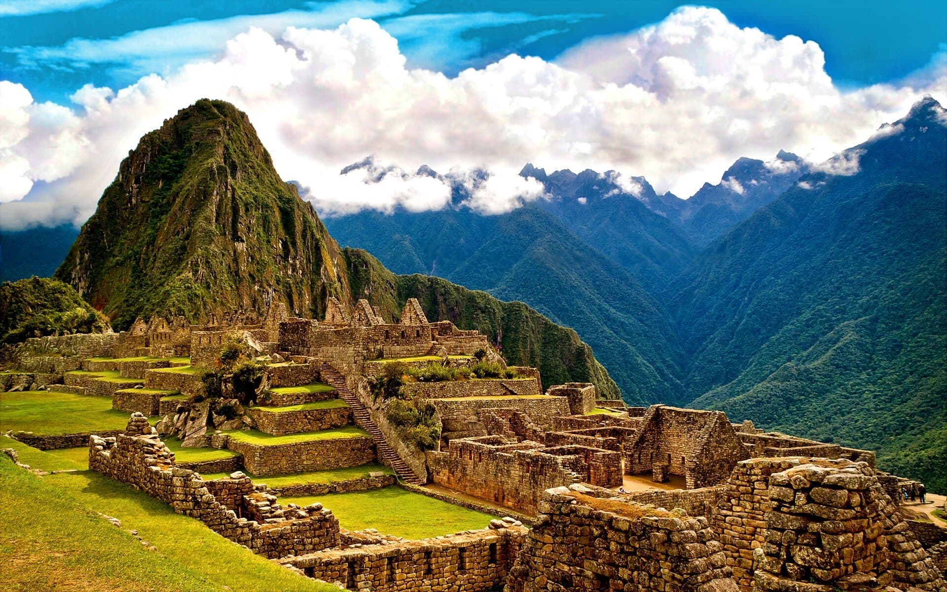 MACHU PICCHU, LAS RUINA DE LOS TRES NOMBRES