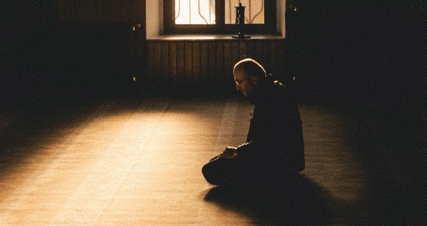LA FALSA HUMILDAD