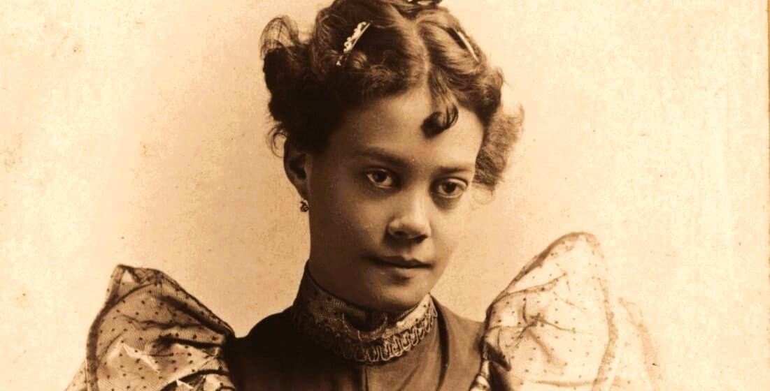 Como en un espejo | Alice Dunbar-Nelson  (1875-1935)