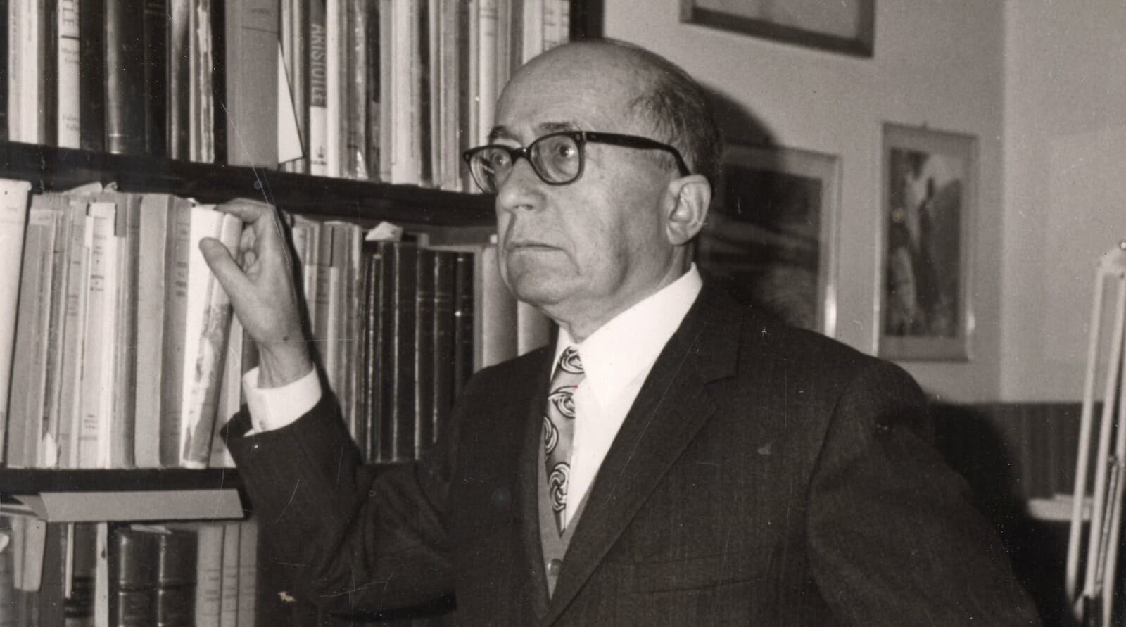 La tragedia en la mira | Mario Untersteiner   (1899-1981)