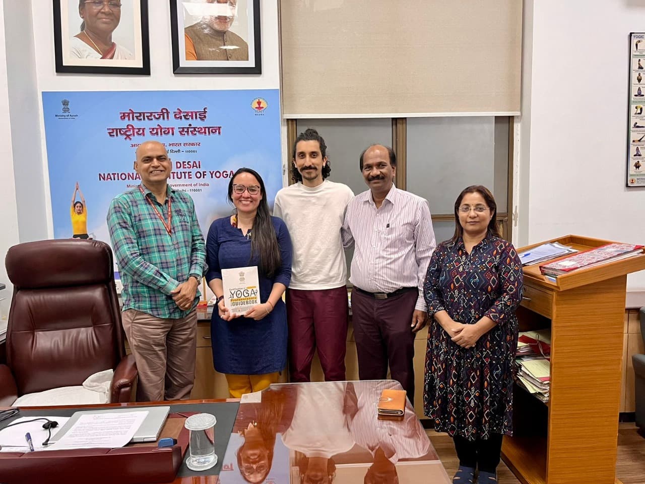 EVD RECIBE AVAL OFICIAL DEL YOGA CERTIFICATION BOARD